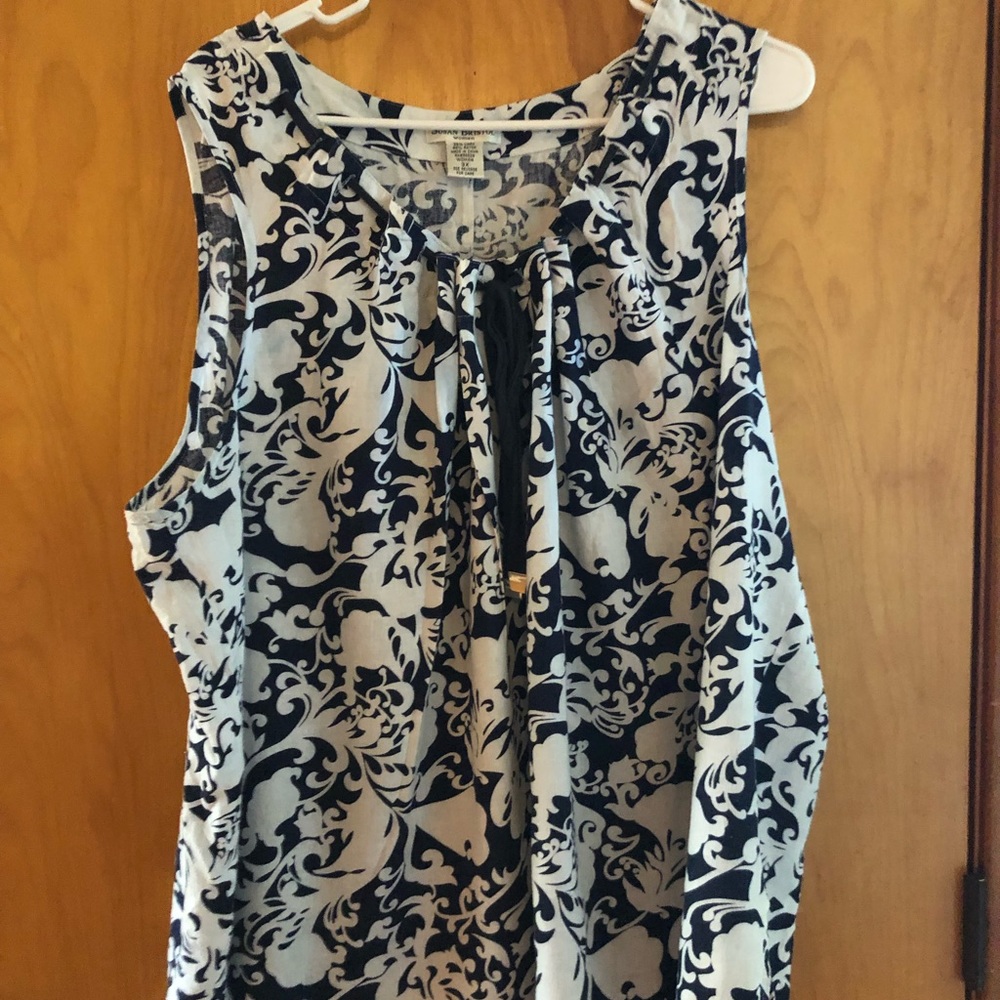 Woman’s linen top